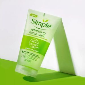 ژله شستشوی صورت سیمپل مدل kind to skin